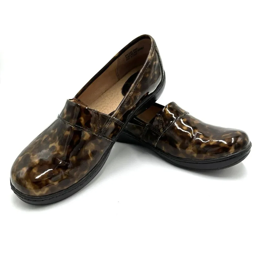 BOC Born Concept Clogs Womens 8 Slip On Shoes Brown Cheetah Patent Faux Leather - Picture 3 of 16